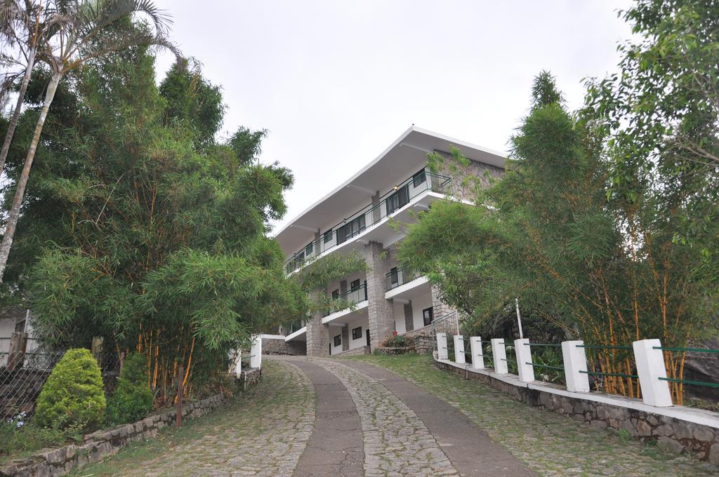 Ayur County Resort Chinnakanal Eksteriør billede
